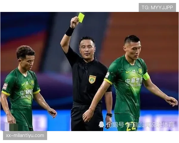 犯规判定到底靠什么标准？裁判心里怎么权衡冲突和合理身体接触